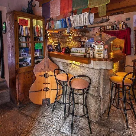 Kamene Price Rooms, Music And Food *