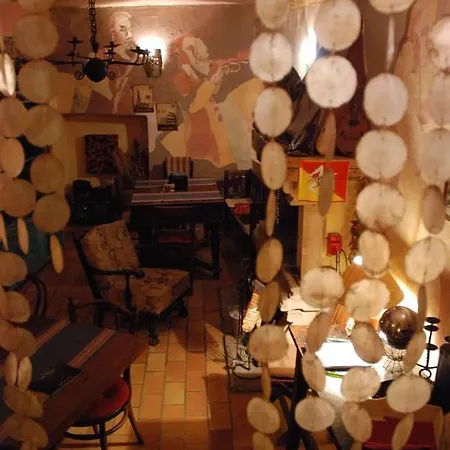 Kamene Price Rooms, Music And Food Apartment *