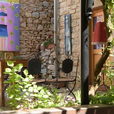 Apartment Kamene Price Rooms, Music And Food