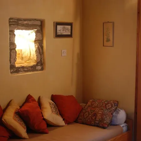 Apartment Kamene Price Rooms, Music And Food *