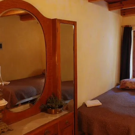 Kamene Price Rooms, Music And Food Apartment *