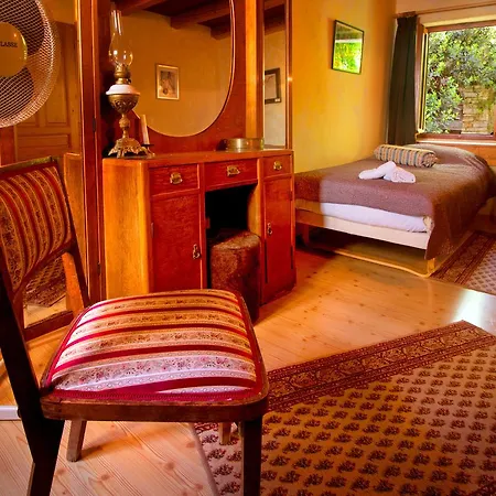 Apartment Kamene Price Rooms, Music And Food *