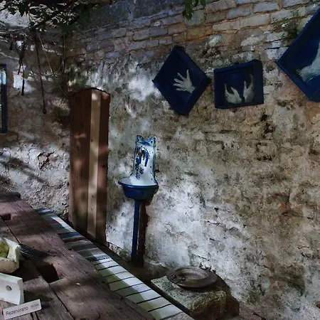 Kamene Price Rooms, Music And Food Bale