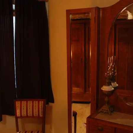 Kamene Price Rooms, Music And Food Apartmán