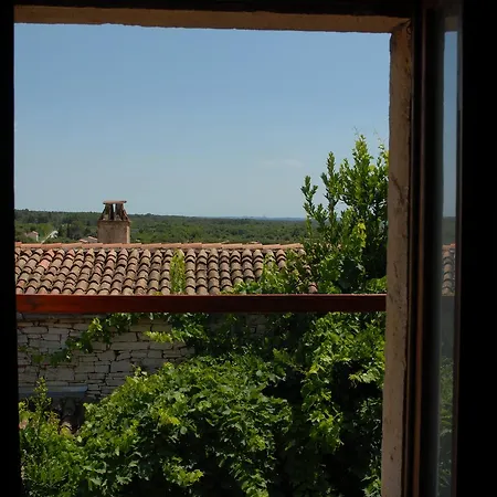 Kamene Price Rooms, Music And Food Bale