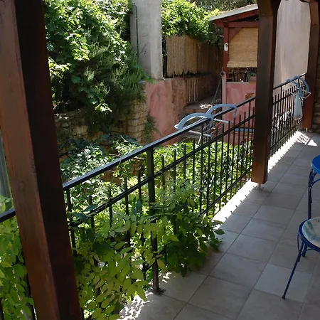 Kamene Price Rooms, Music And Food * Bale