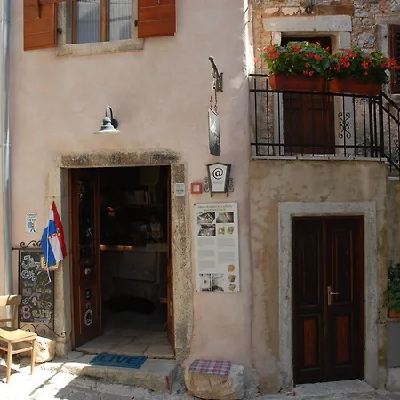 Kamene Price Rooms, Music And Food Appartamento